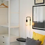 波姆八达公寓 *
